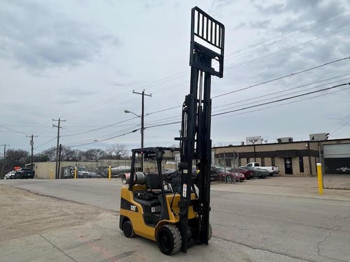 Used 2017 CAT 2C6000  6000LBS