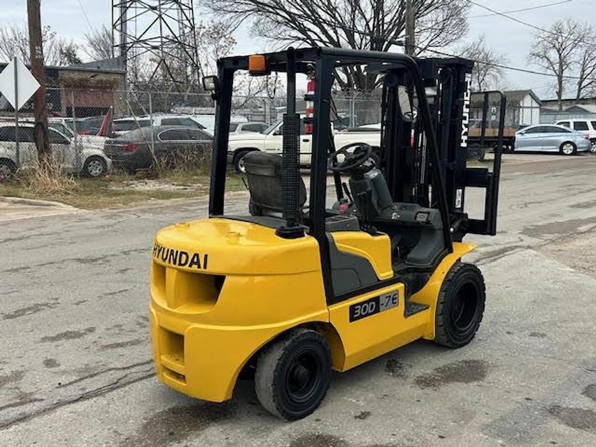 Used 2013 Hyundai 30D-7E