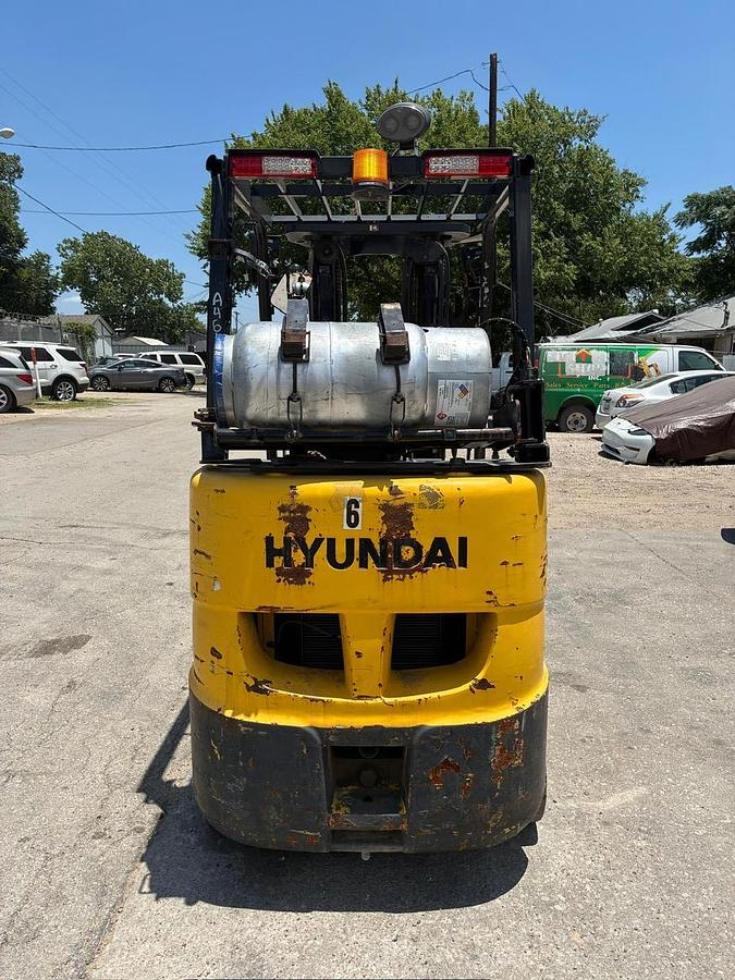 Used 2016 HYUNDAI 25LC-7S