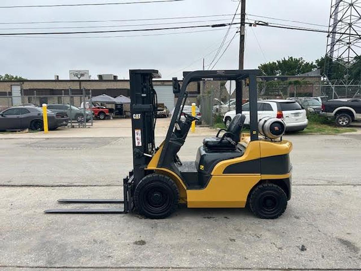 Used 2011 CAT 2P5000