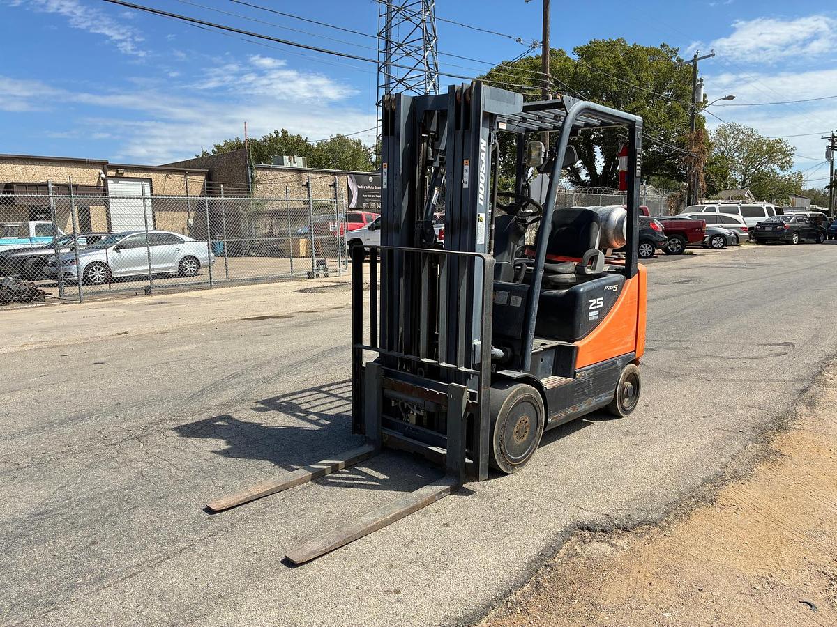Used 2012 Doosan GC25E-5