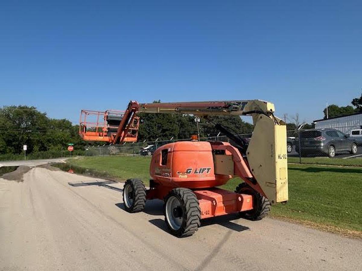 Used 2011 JLG 600AJ