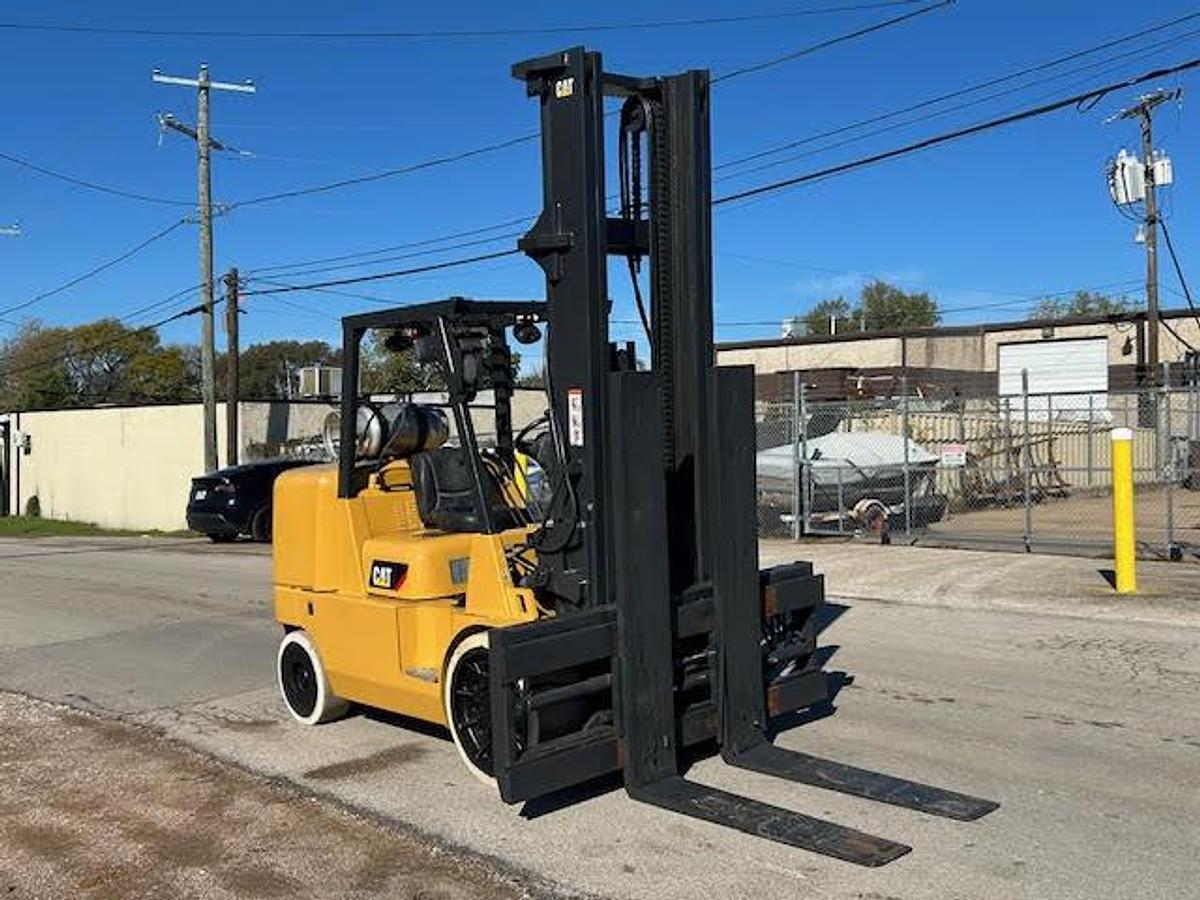 Used CAT GC70K 15,000LBS