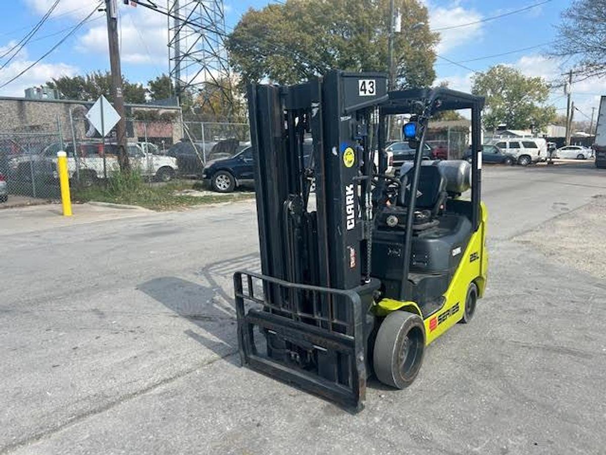 Used 2021 CLARK S25CL