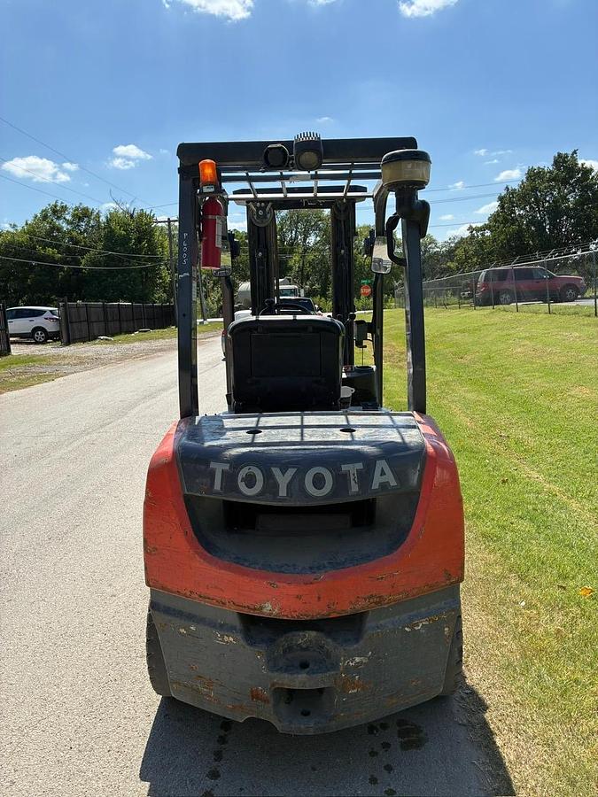 Used 2017 TOYOTA 8FDU30