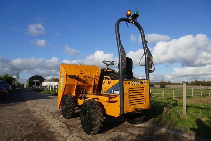 Used 2014 THWAITES 3 TONNE