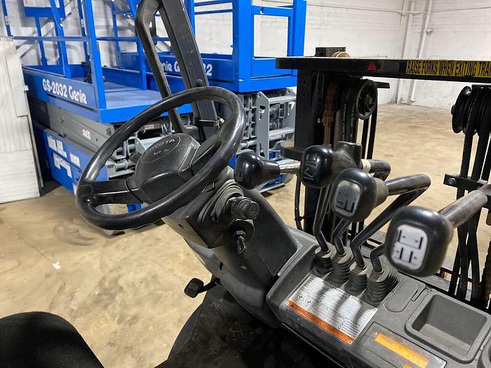 Used 2011 TOYOTA 8FGCU20