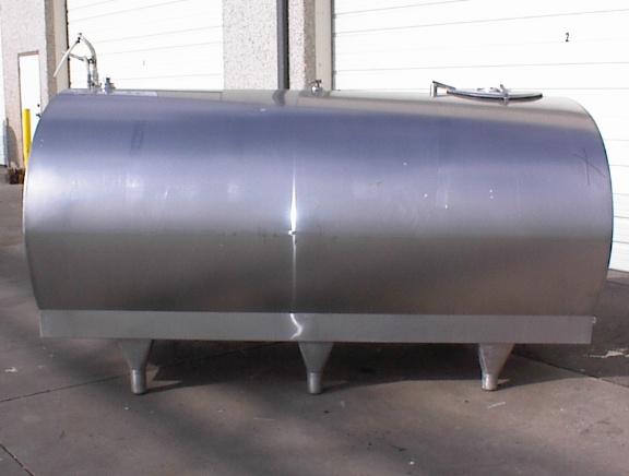 Usado 1000 GALLON MUELLER BULK TANK WITH SPRAYBALL