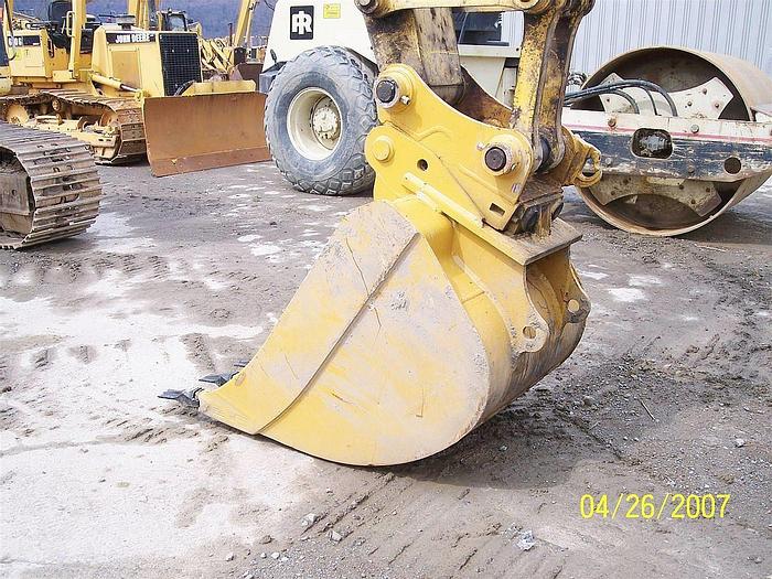 Used 38" USED BUCKET W/ LEHMATIC MFG QUICK COUPLER, 70mm PINS