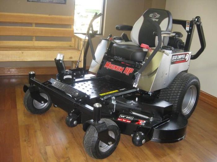 2017 DIXIE CHOPPER MAGNUM 2460HP