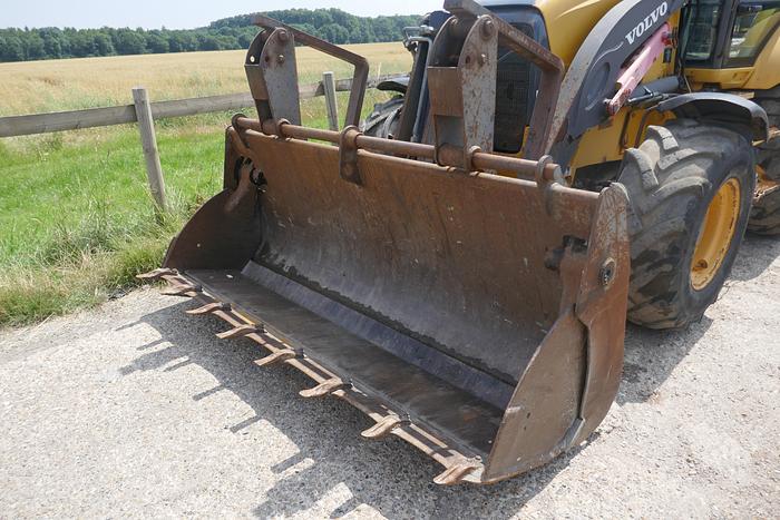 Used 2004 VOLVO BL71