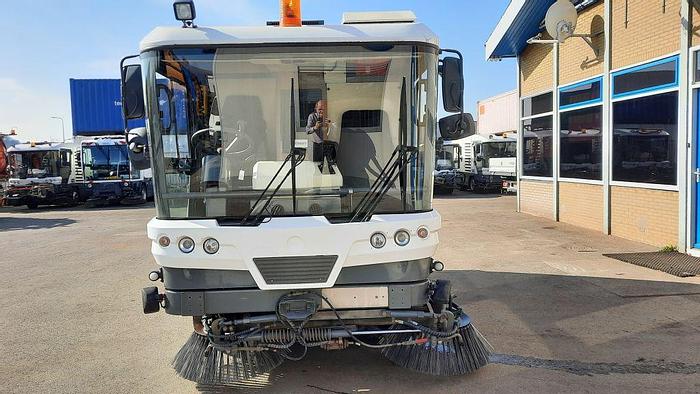 Gebruikt 2011 Ravo 530 STH