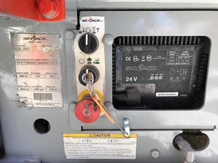 Used 2008 Sky Jack SJIII3219 Scissor Lift