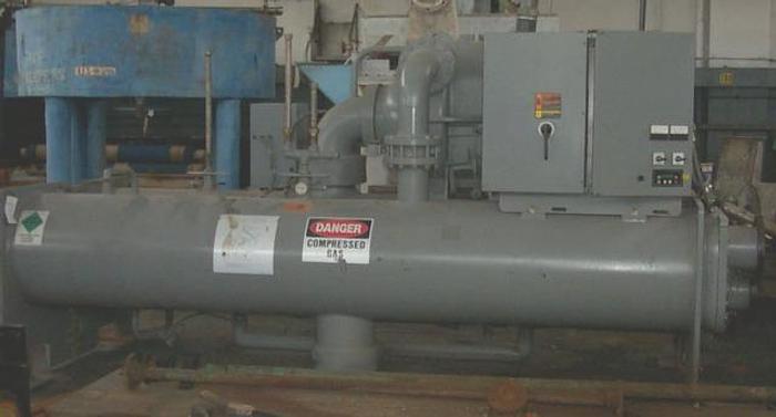 Used Carrier Corp. 19XL4043463CE Automatic Water Chiller, 900# Charge, 375 Psi, R-134A Refrigerant, Tank Model 10Xb44007601, S/N: 579124, Compressor Model 02Xb463Ce, Oil Heater 1200 Watt, 400 Ton, 40-45 F #17780
