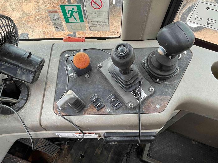 Used 2006 CASE 335 OFF ROAD HAUL TRUCK