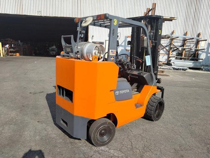 Used 10,000 POUND BOX CAR SPECIAL 7FGCU45-BCS TOYOTA FORKLIFT WITH 4 WAY VALVE (ROLL CLAMP COMPATIBLE)