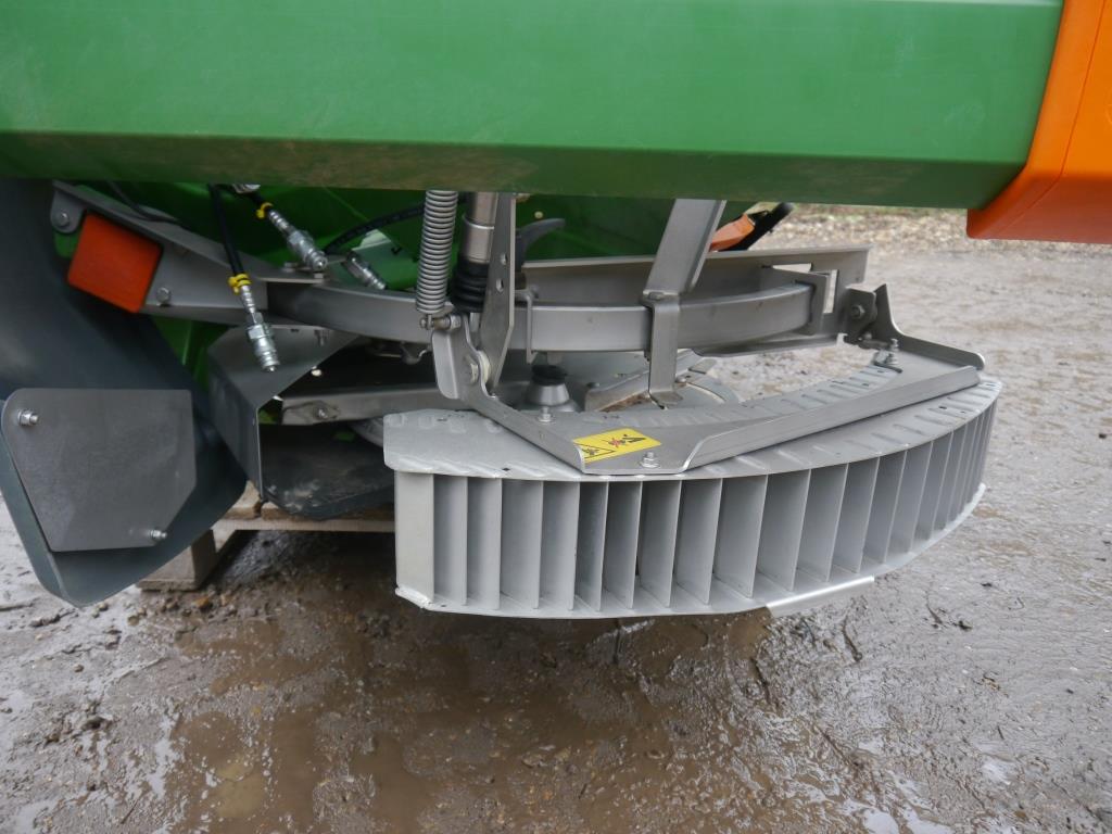 Used Amazone ZA-M 1501 Fertiliser Spreader
