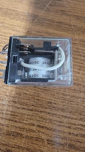 Parts Only OMRON LY2-0-DC24 Gen Purpose Relay,8 Pin,Square,24VDC(b1)