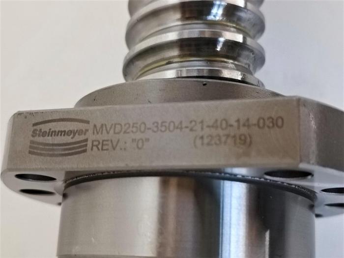 Geschliffener Präzisions Kugelgewindetrieb, D40 mm, 860 mm, Steinmeyer, neu