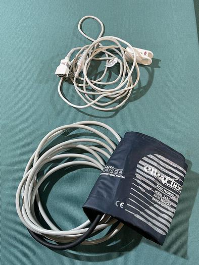 Used Datascope Mindray Accutorr V VITAL Patientenmonitor auf Trolley mit SpO2 fingersensor und Manschette