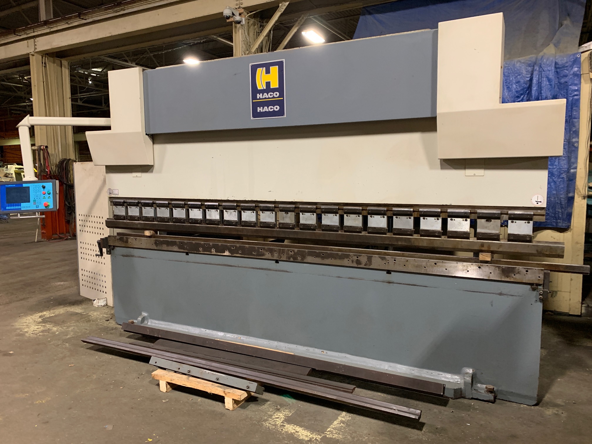 Used HACO 220 ton x 13' Hydraulic Press Brake for Sale at Maste...