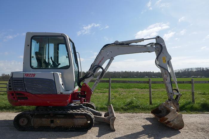Used 2015 TAKEUCHI TB228