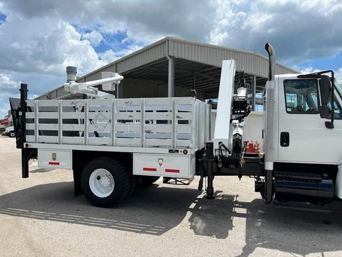 Used PM 12023 11,905 lbs Knuckle Boom on 2013 International 4300 Reg Cab Flatbed Truck - C83944