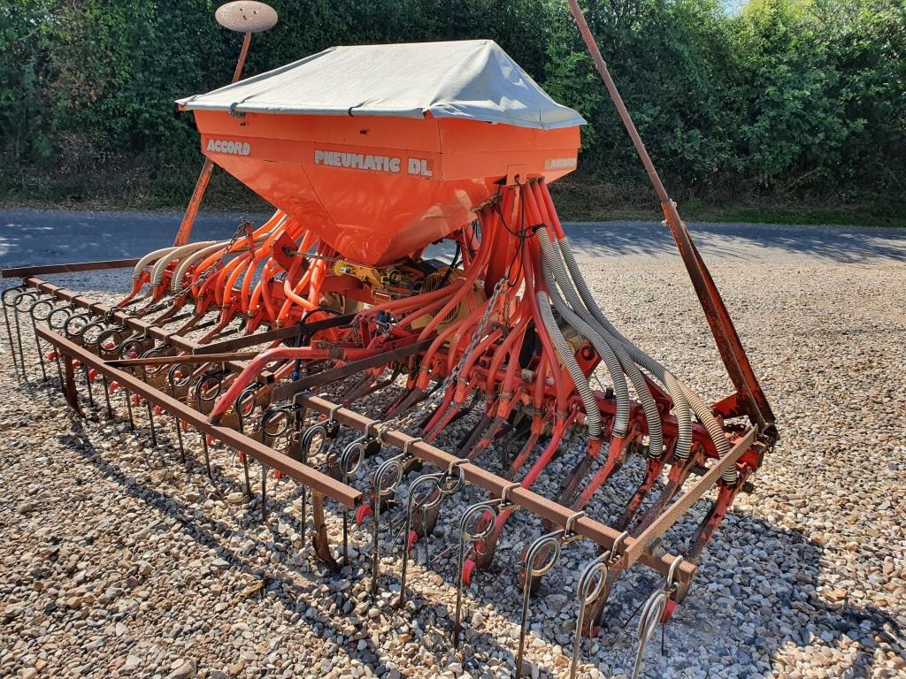 Used Accord Pneumatic DL Seed Drill for Sale at LBG Machinery, Ltd.