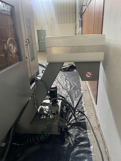 Used CENTRO DE MAQUINAÇÃO DE 5 EIXOS