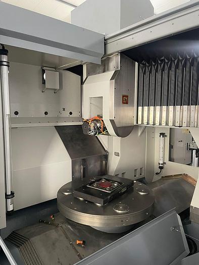 Used CENTRO DE MAQUINAÇÃO DE 5 EIXOS