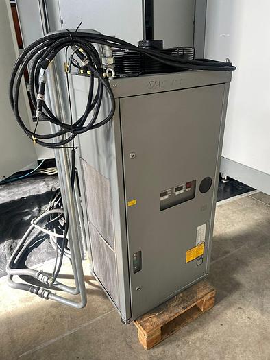 Used CENTRO DE MAQUINAÇÃO DE 5 EIXOS