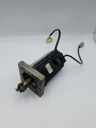 Used Yaskawa SGMAH-08AAF4 AC Motor