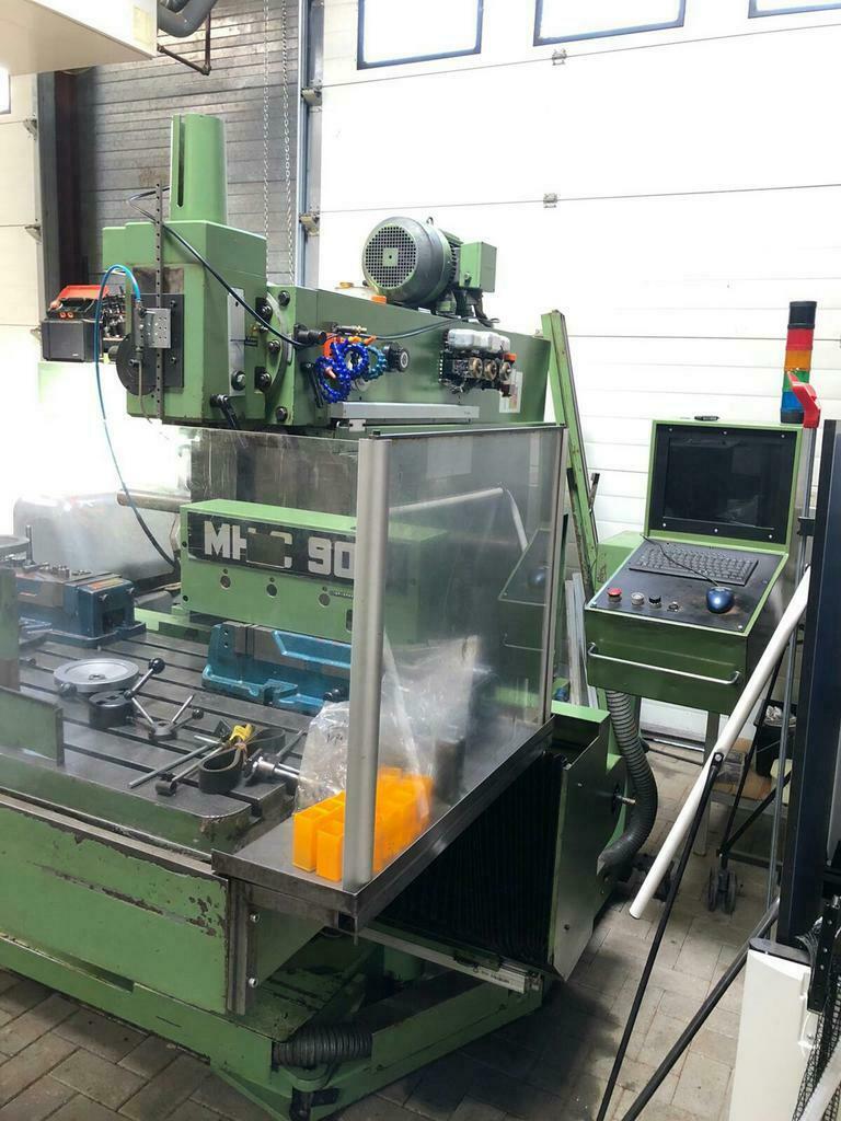 Usado 1990 MAHO MH-C 900