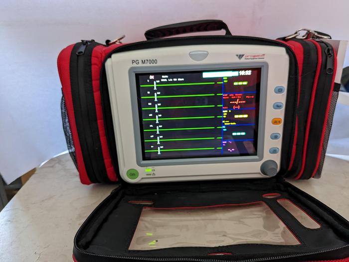 2022 I Giovanniti Moncalieri Monitor Multiparametrico PG M7000 versione 8'' Multiparameter patient monitor