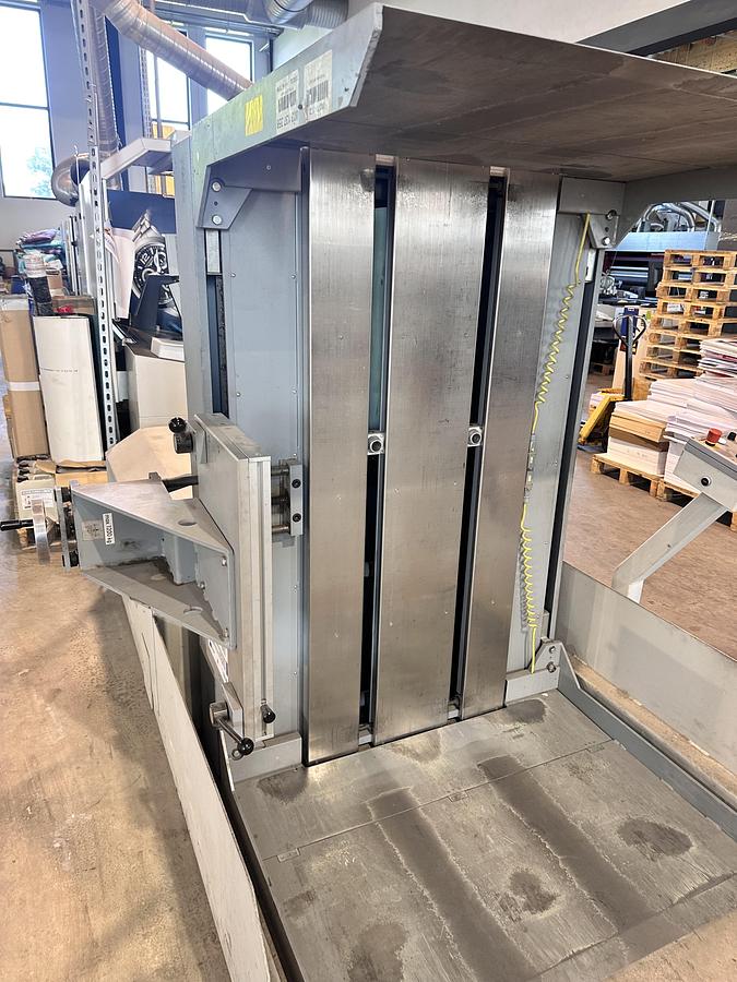 Used BUSCH pallet reverser