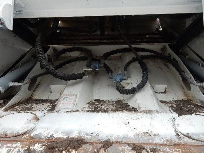 Used 2009 Freightliner M2-106