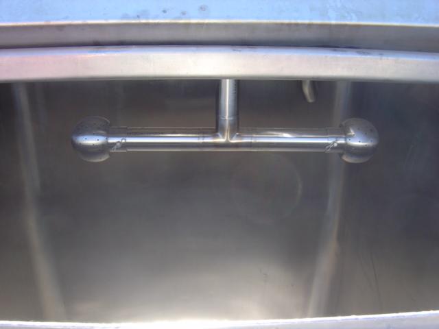 Used 3000 GALLON STORAGE TANK. CB