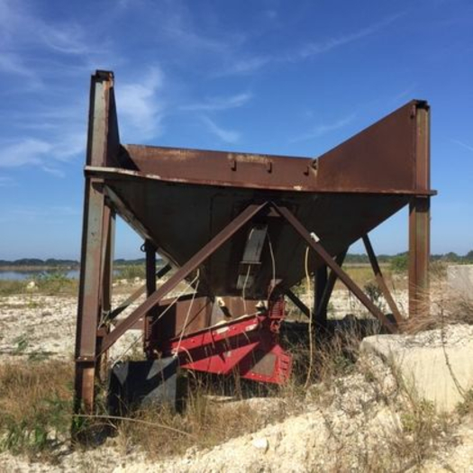 25 Ton Stationary Feed Hopper
