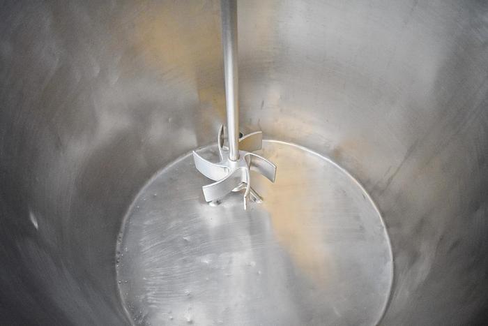 Used USED 75 GALLON STAINLESS STEEL TANK WITH TURBINE MIXER