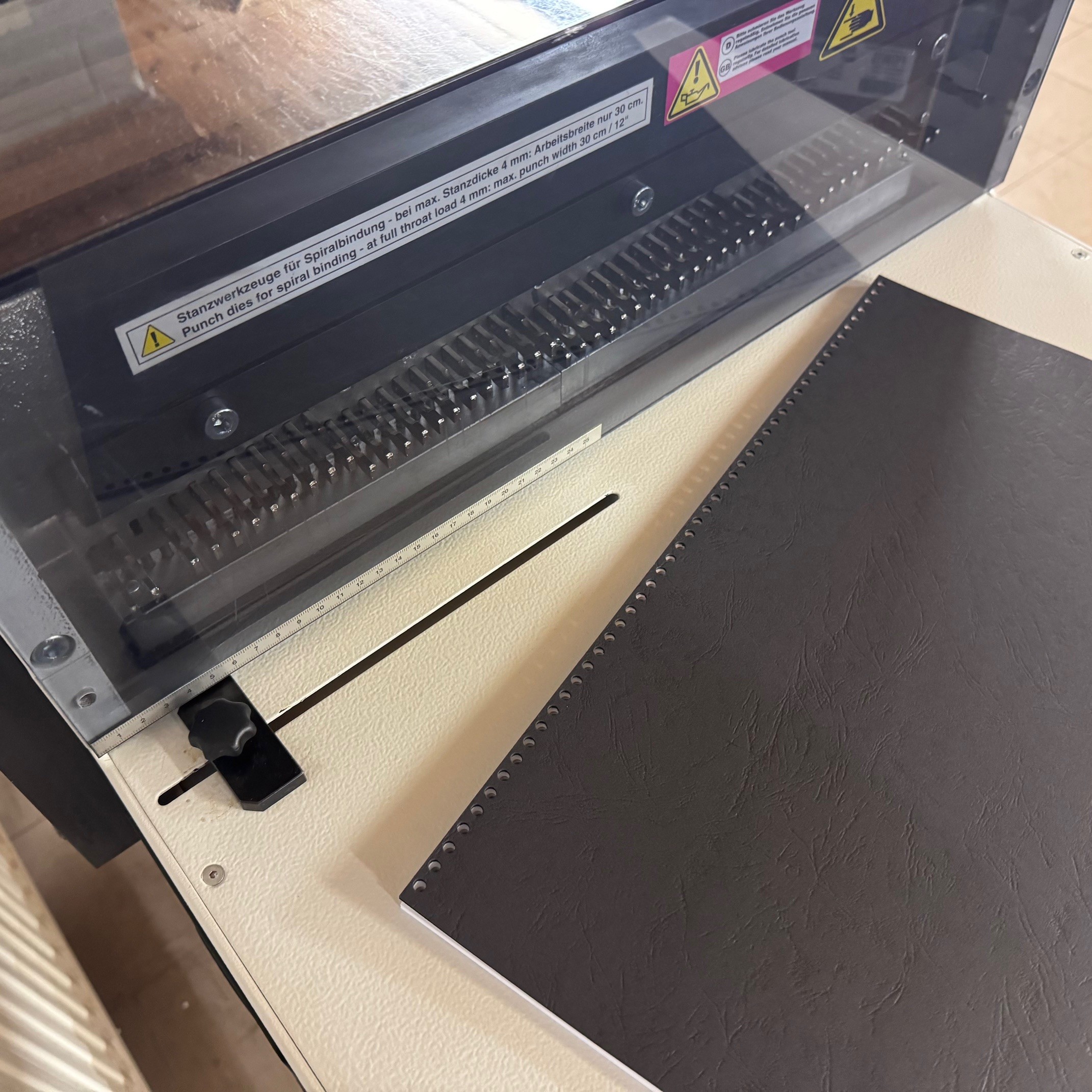 Used Renz P500 Punch Including 3:1 Split-Die Wire & Calendar Tool - Refurbished / Used