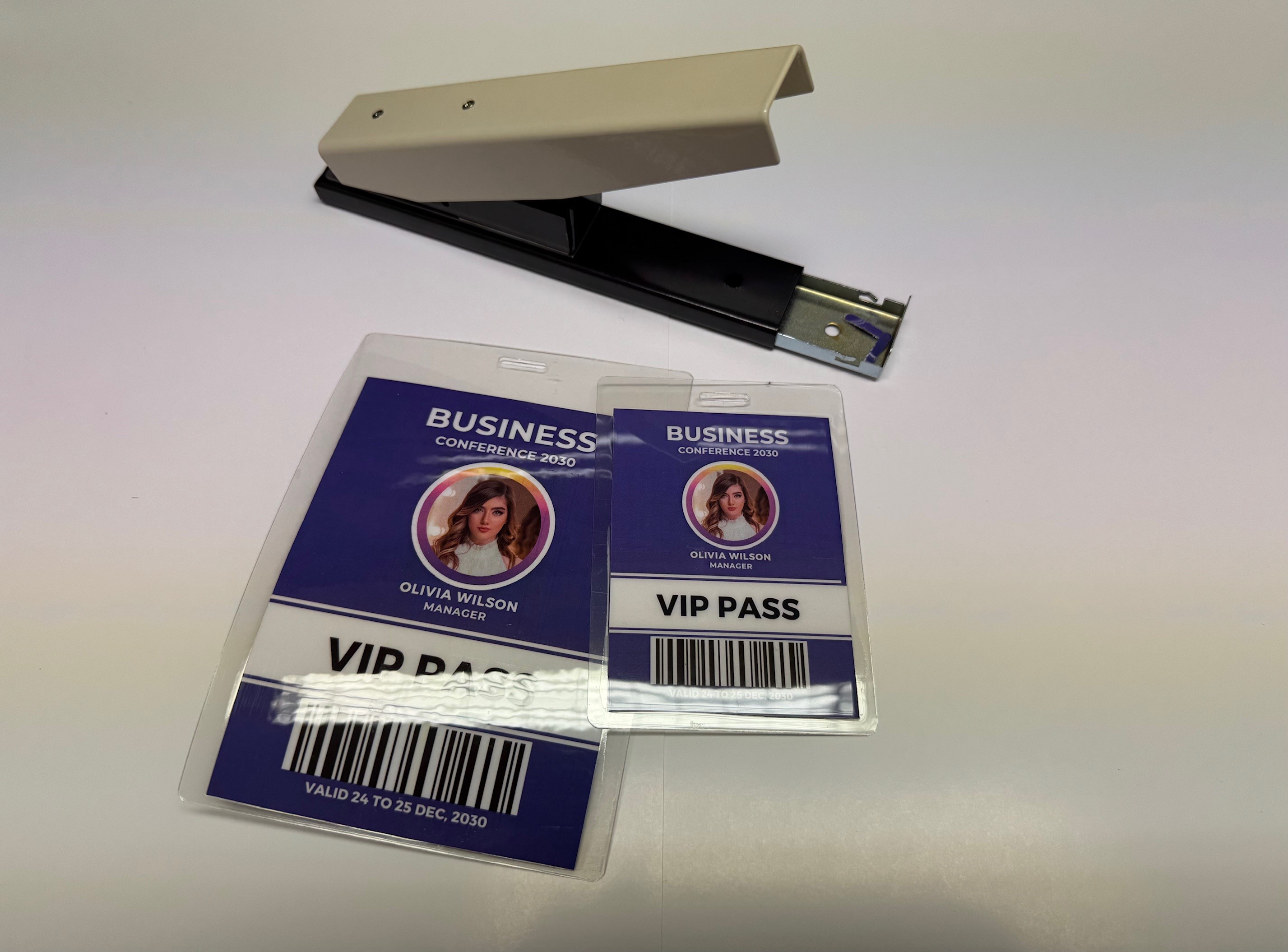 Esselte GBC Professional Slot Punch For Laminating Pouches Luggage Tags