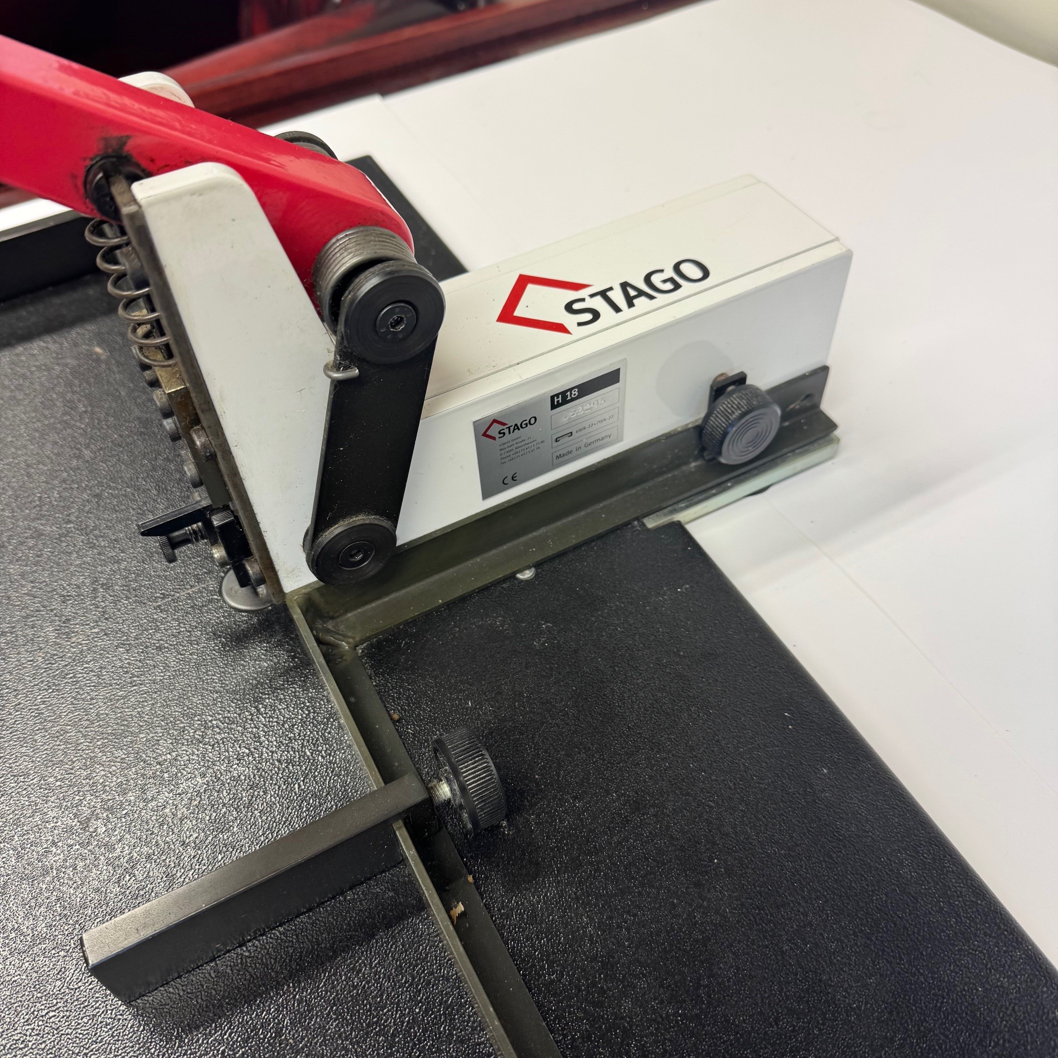 Used Stago H18T Manual Heavy-Duty Pad Stapler