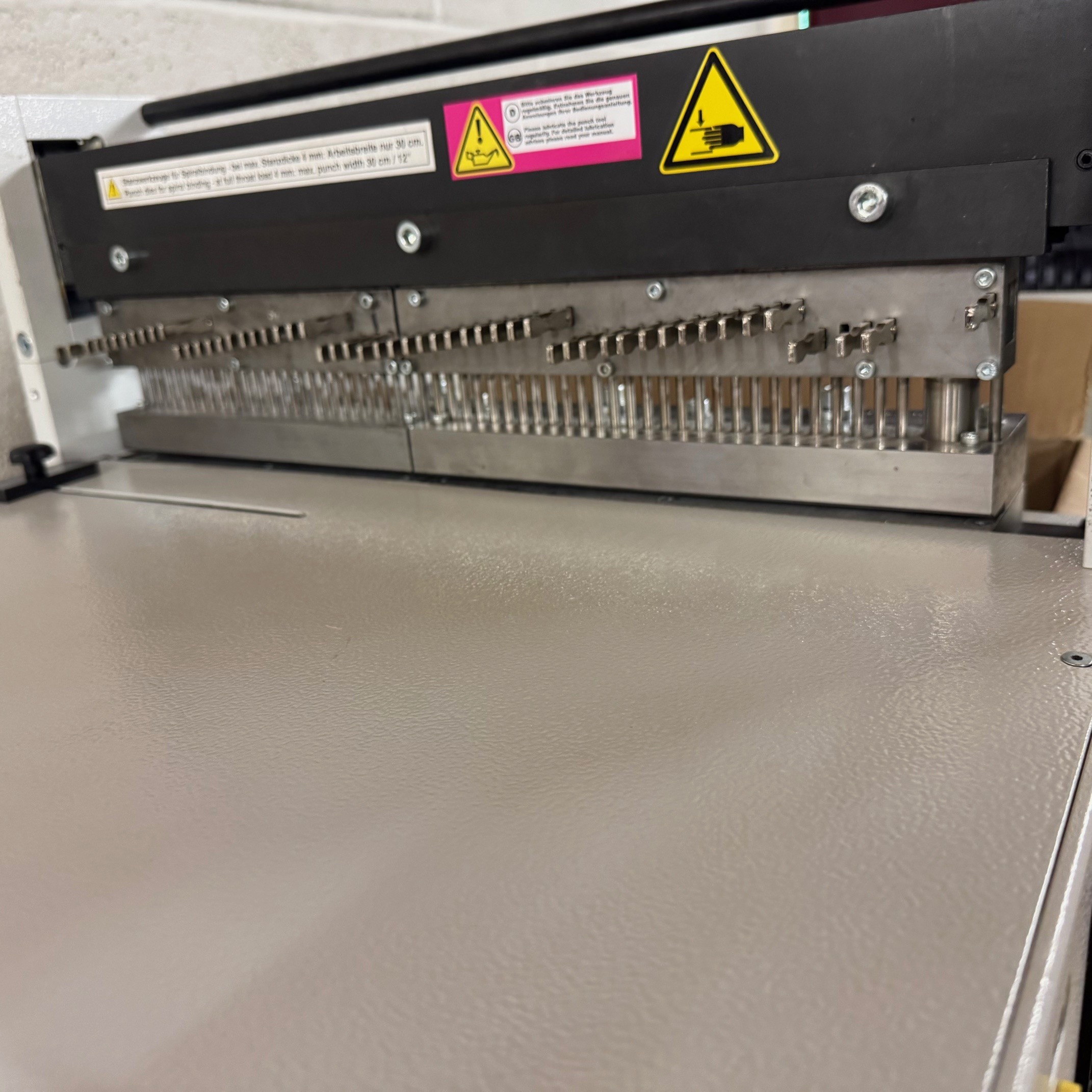 Used Renz P500 Punch Including 3:1 Split-Die Wire & Calendar Tool - Refurbished / Used