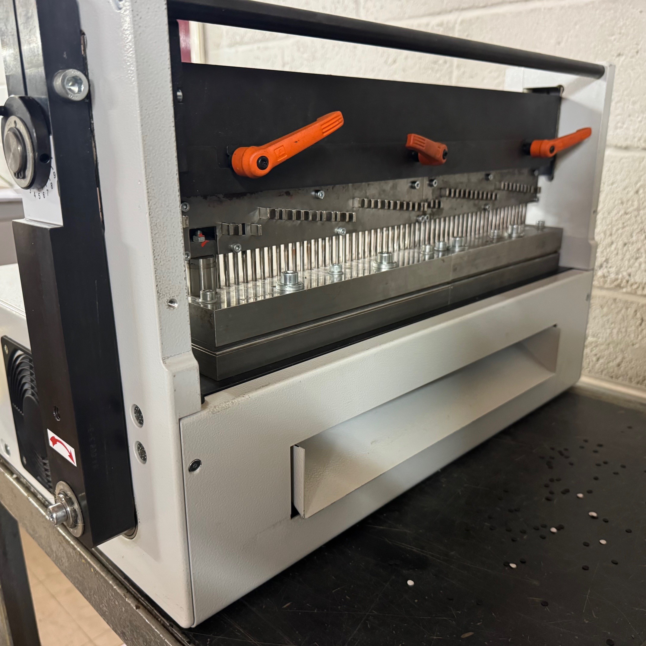 Used Renz P500 Punch Including 3:1 Split-Die Wire & Calendar Tool - Refurbished / Used