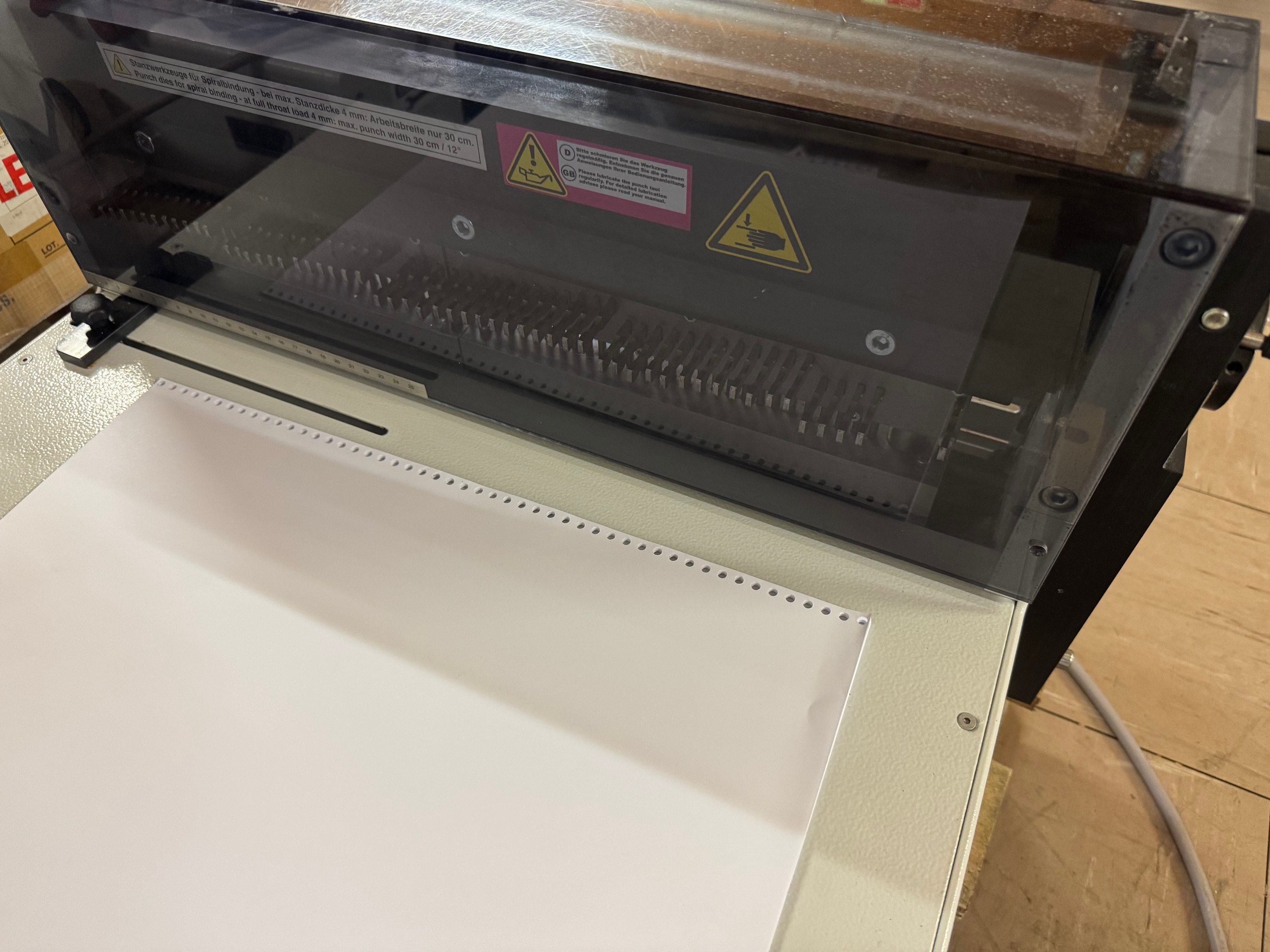 Used Renz P500 Punch Including 3:1 Split-Die Wire & Calendar Tool - Refurbished / Used