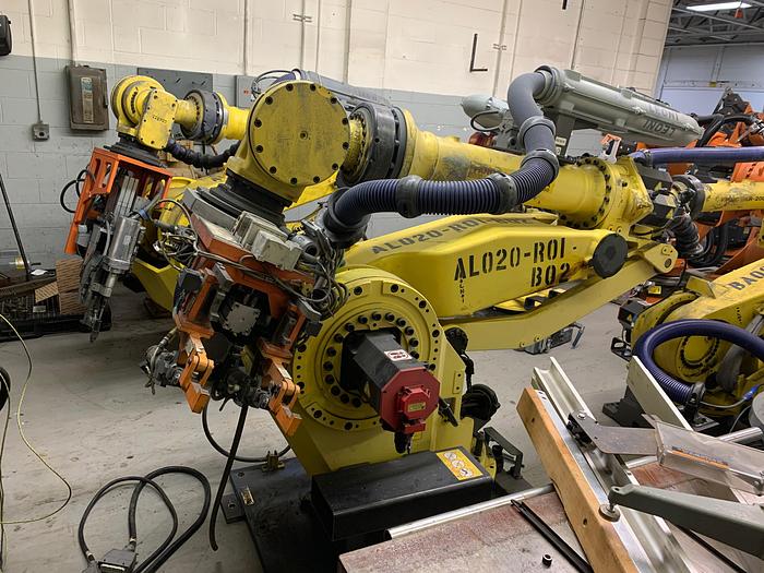 Used FANUC M900iA/350 6 AXIS CNC ROBOT WITH R30iA CONTROLLER 350KG X 2650mm REACH