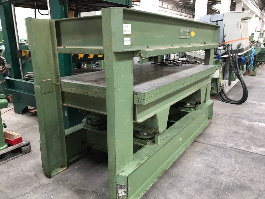 Usato Pressa a freddo marca Alberti