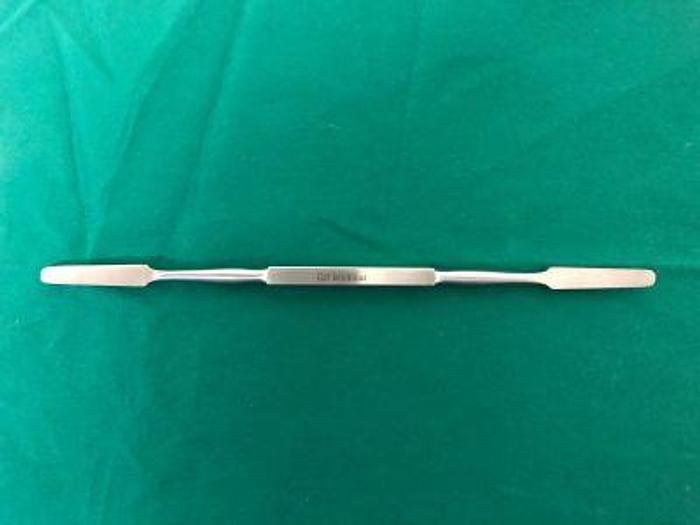 Used Elevator and Dissector MacDonald Double Ended 190mm (7-1/2in)