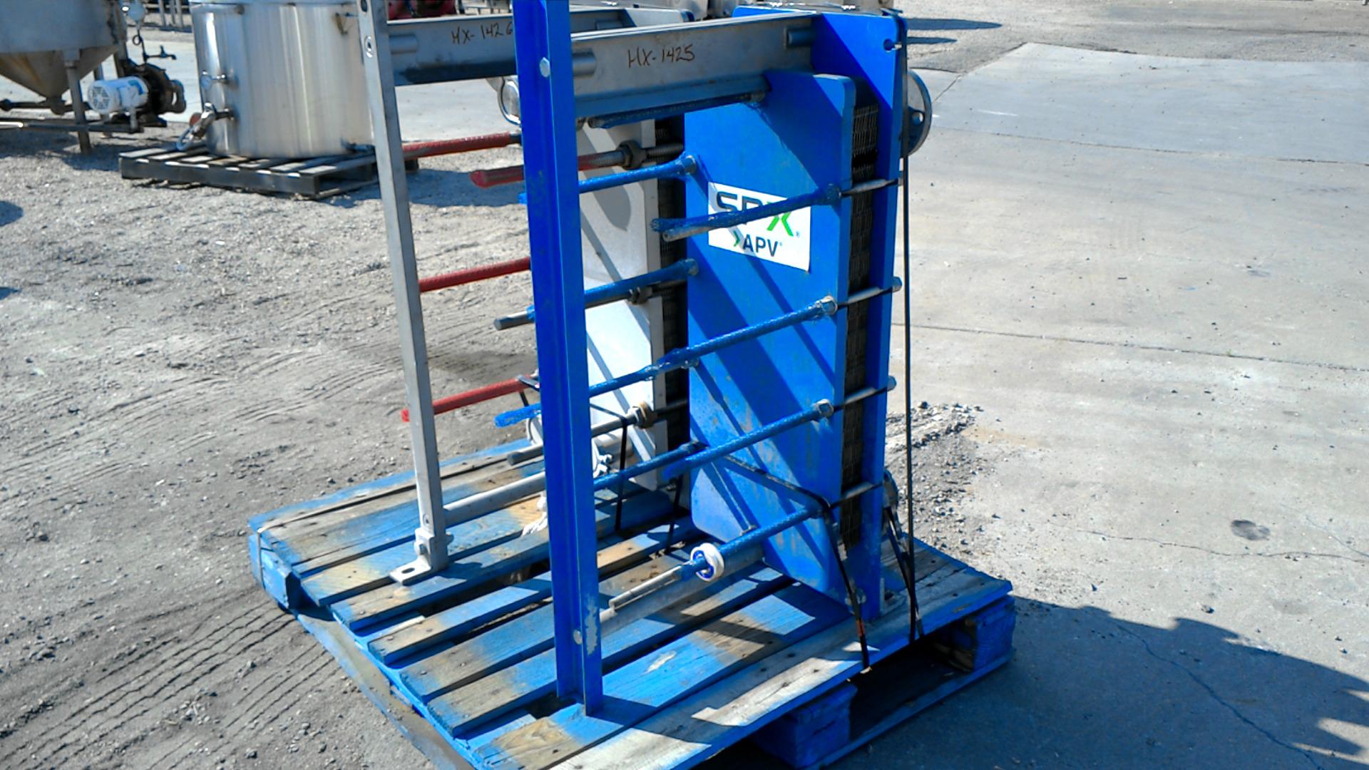 Usado 77 SQ. FT. SPX PLATE HEAT EXCHANGER/COST OF NEW GASKETS EXTRA