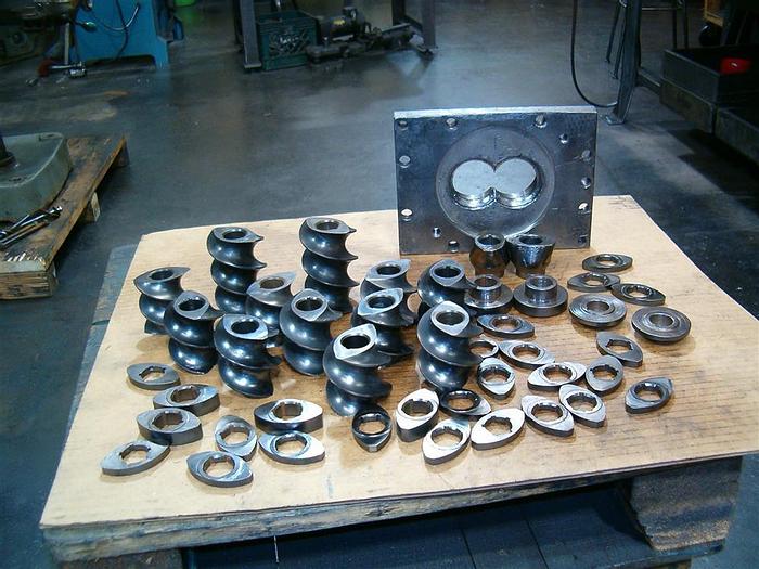 Used 1.9″ / 50 MM BAKER PERKINS TWIN SCREW CONTINUOUS MIXER (#9740)